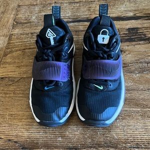 ❗️SOLD❗️Giannis Antetokounmpo basketball shoes
